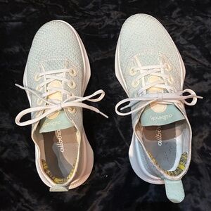 All Birds Tree Hugger Sneakers Size 6